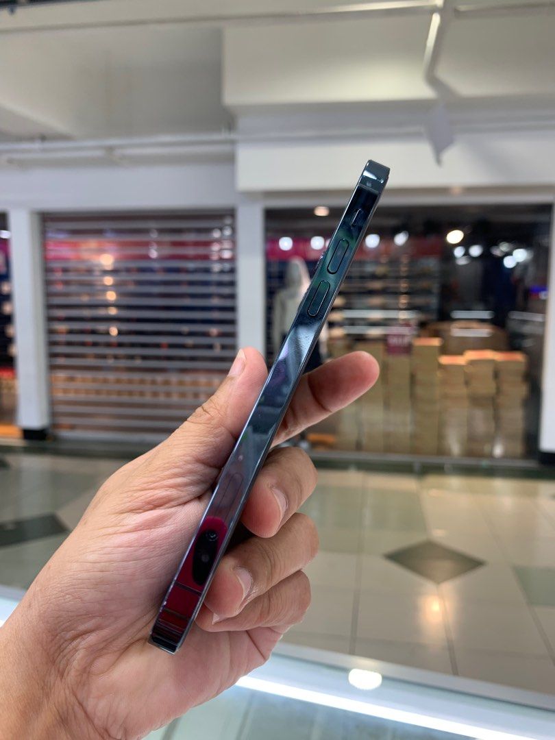 iPhone 12 Pro (256gb) (Category: iPhone 12 Series) located in Manila. Submitted by arzillah (Listing ID 1314183381, Image 2). Description: iPhone 12 Pro 256gb Factory unlock Us variant 94% battery health Slightly use No dents No issue No scratches All working Open for COD/COP + SF Manila area (sameday delivery) Province area (via LBC) required DP to avoid cancellations Physical store: Greenhills Shopping Center, 2ndfloor, stall#: Ai 11 Contact#: 