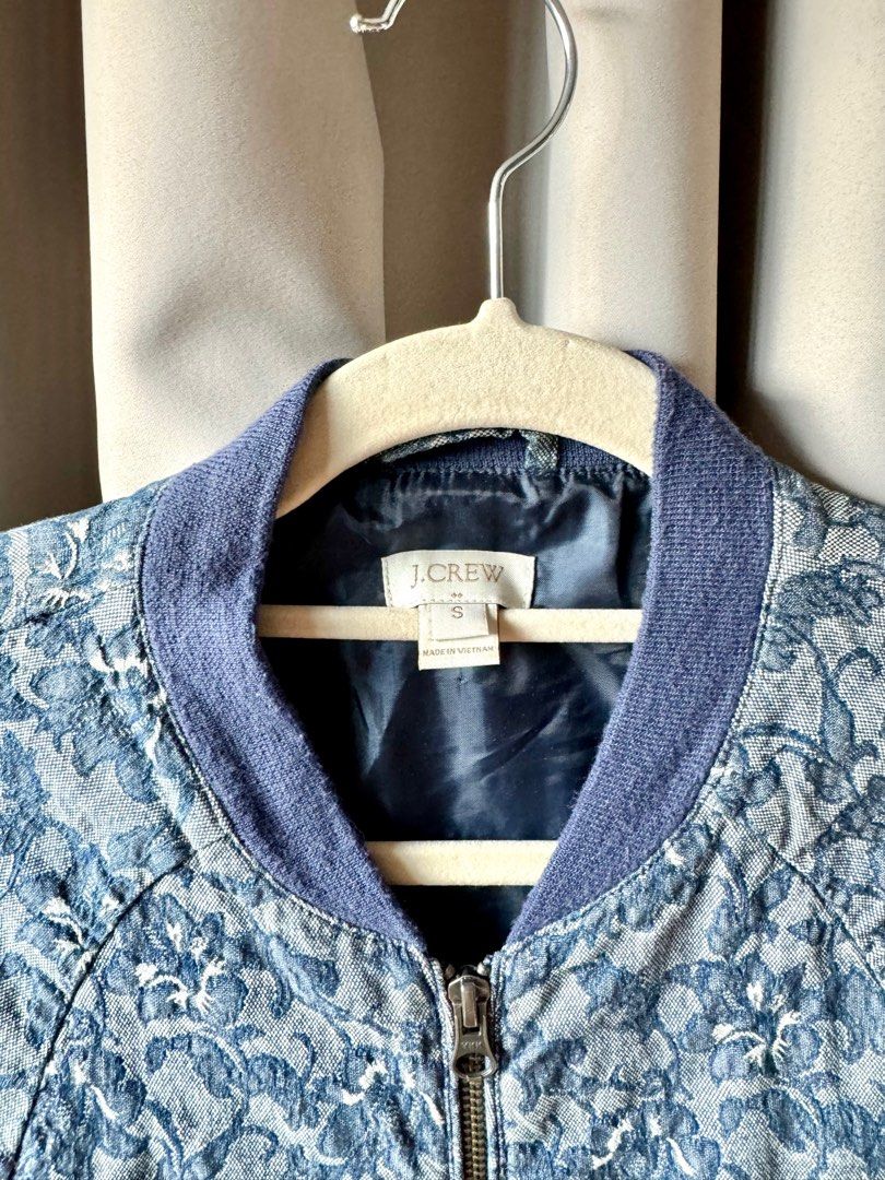 J Crew jacquard bomber jacket (Category: Coats, Jackets and Outerwear) located in Mandaluyong City. Submitted by declutteringagain (Listing ID 1314261345, Image 2). Description: .
