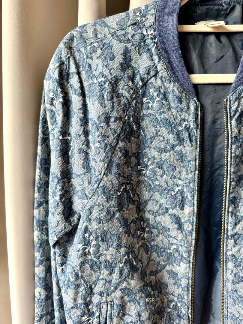 J Crew jacquard bomber jacket (Category: Coats, Jackets and Outerwear) located in Mandaluyong City. Submitted by declutteringagain (Listing ID 1314261345, Image 3). Description: .