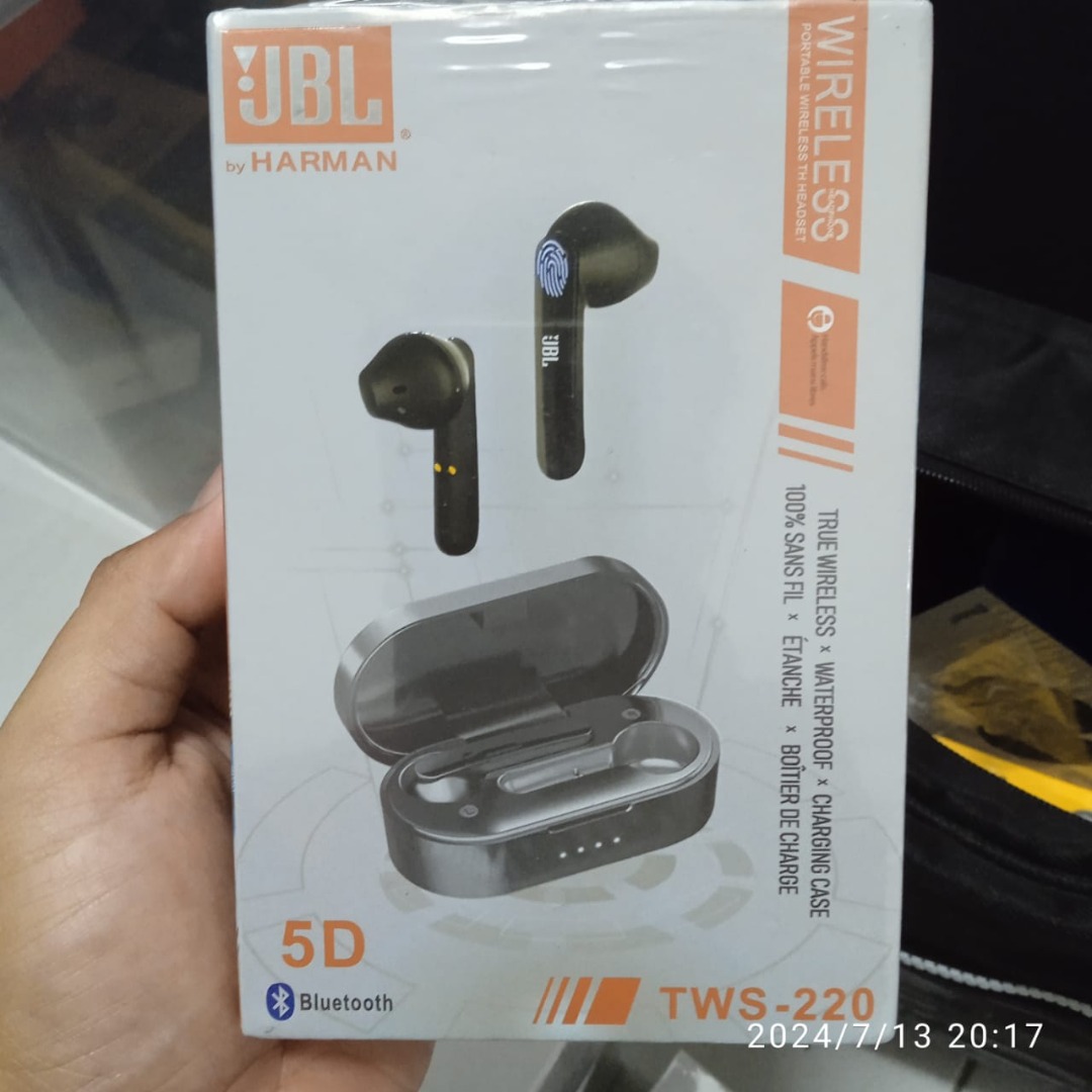 jbl earbuds Audio Earphones on Carousell