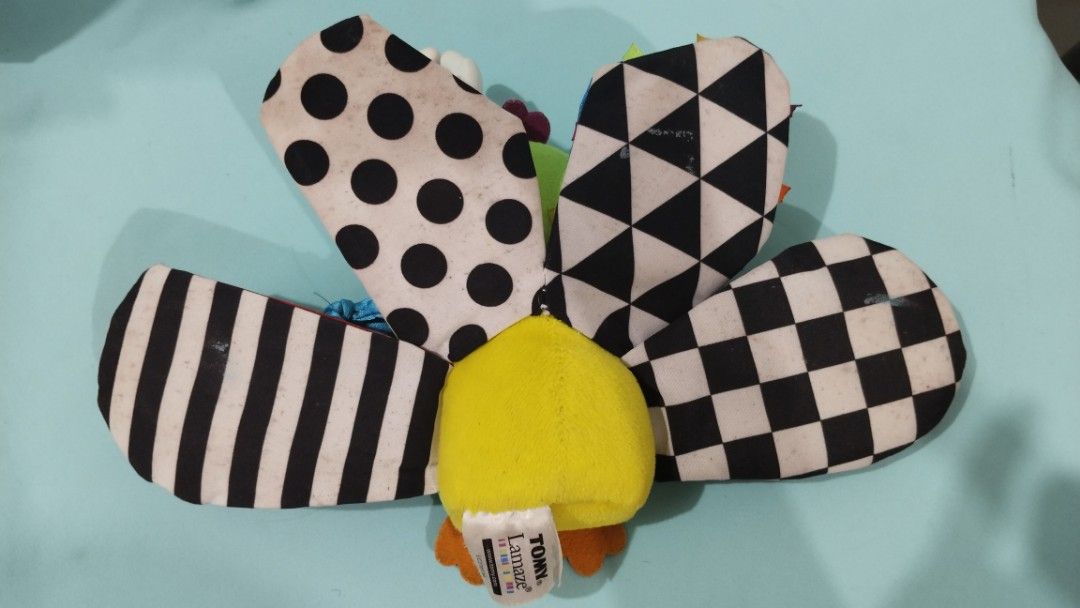 Lamaze Tomy Preloved (Category: Infant Playtime) located in Rizal. Submitted by declutterwithliz (Listing ID 1314281515, Image 2). Description: Needs wash, see 2nd pic.