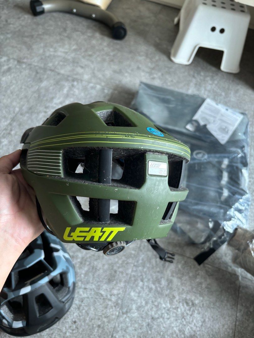 Leatt 2.0 Mtb helmet (Category: Parts & Accessories) located in Singapore. Submitted by hellooooWorld (Listing ID 1314221393, Image 2). Description: M sized 55-59cm .