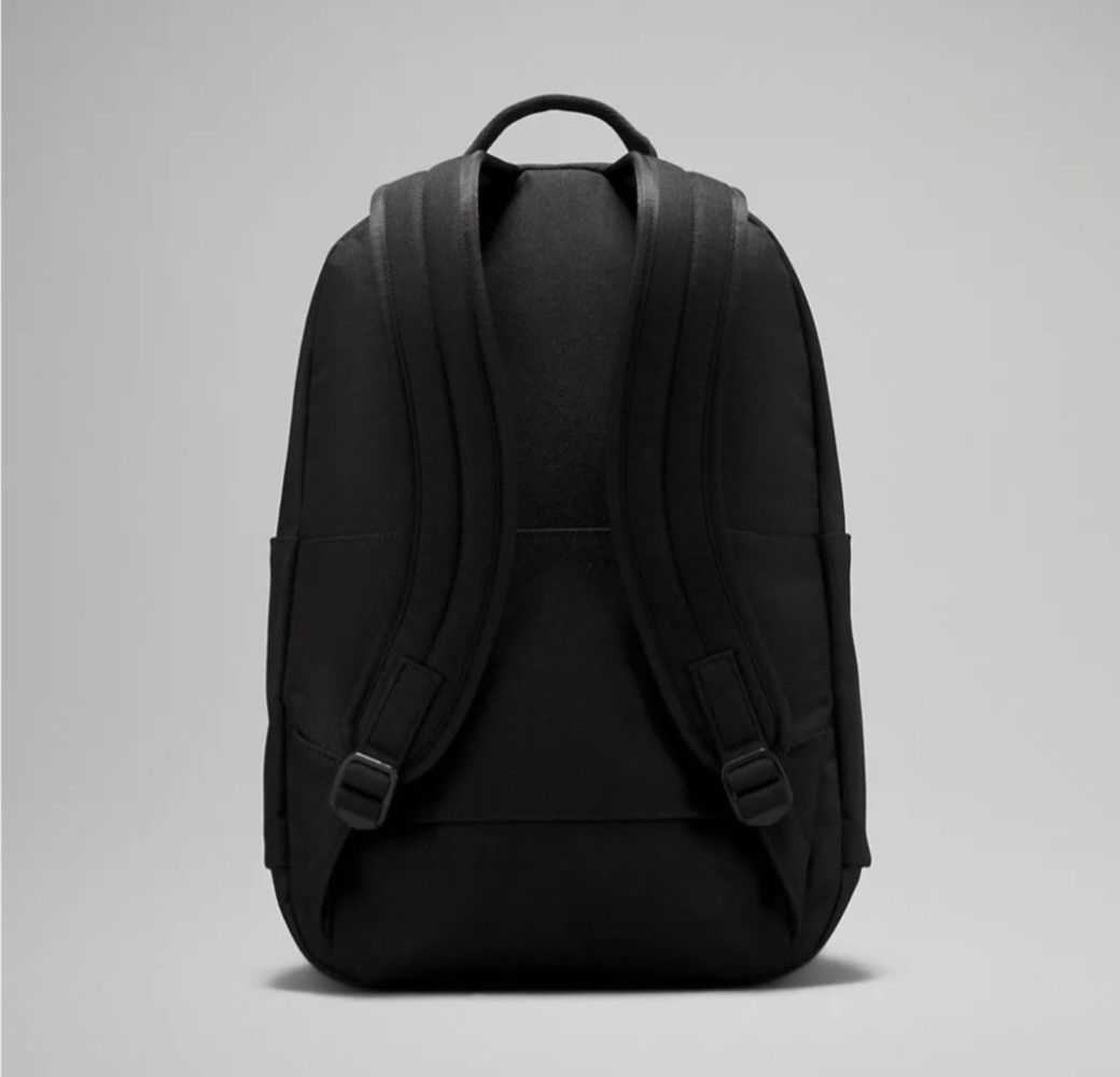 Command the day backpack deals