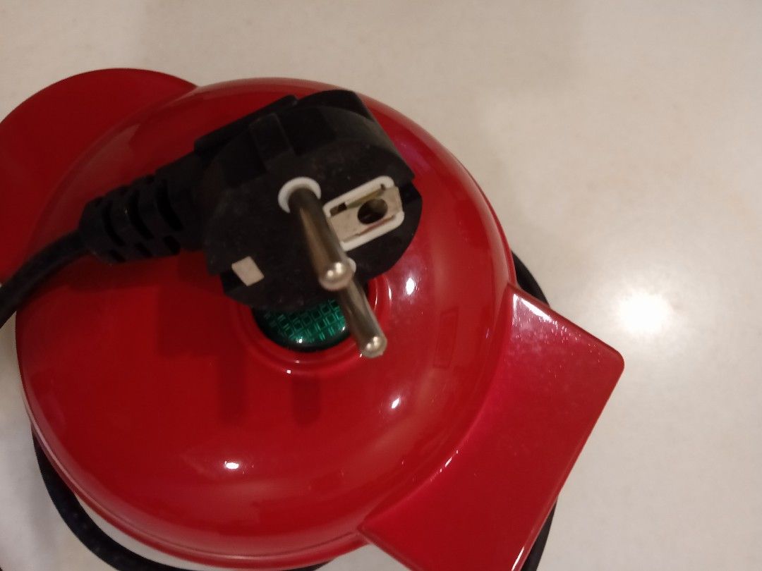 Mini Waffle maker (Category: Other Kitchen Appliances) located in Simpang Ampat. Submitted by shmay9426 (Listing ID 1314297721, Image 3). Description: .
