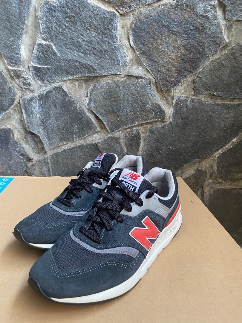 New Balance 997 H original Fesyen Pria Sepatu Sneakers di Carousell