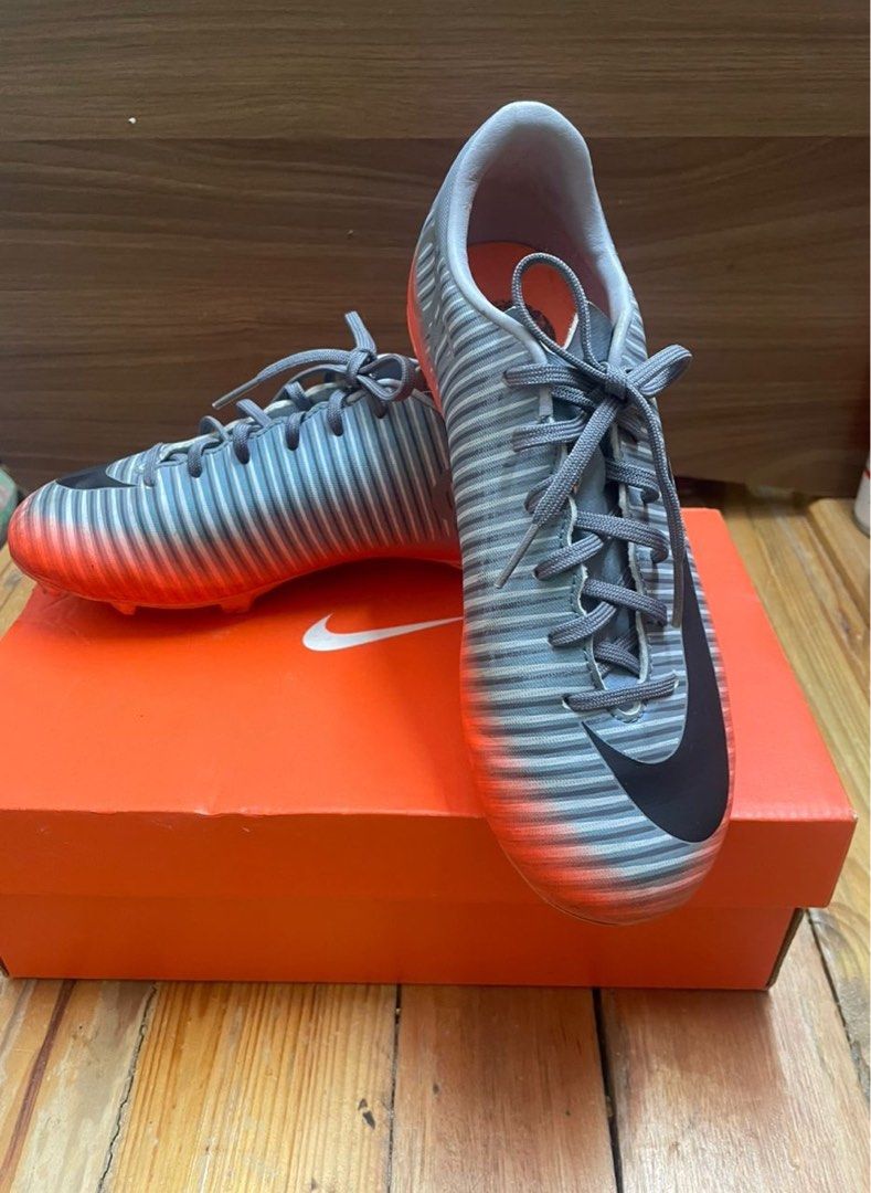 Kasut bola nike cr7 top