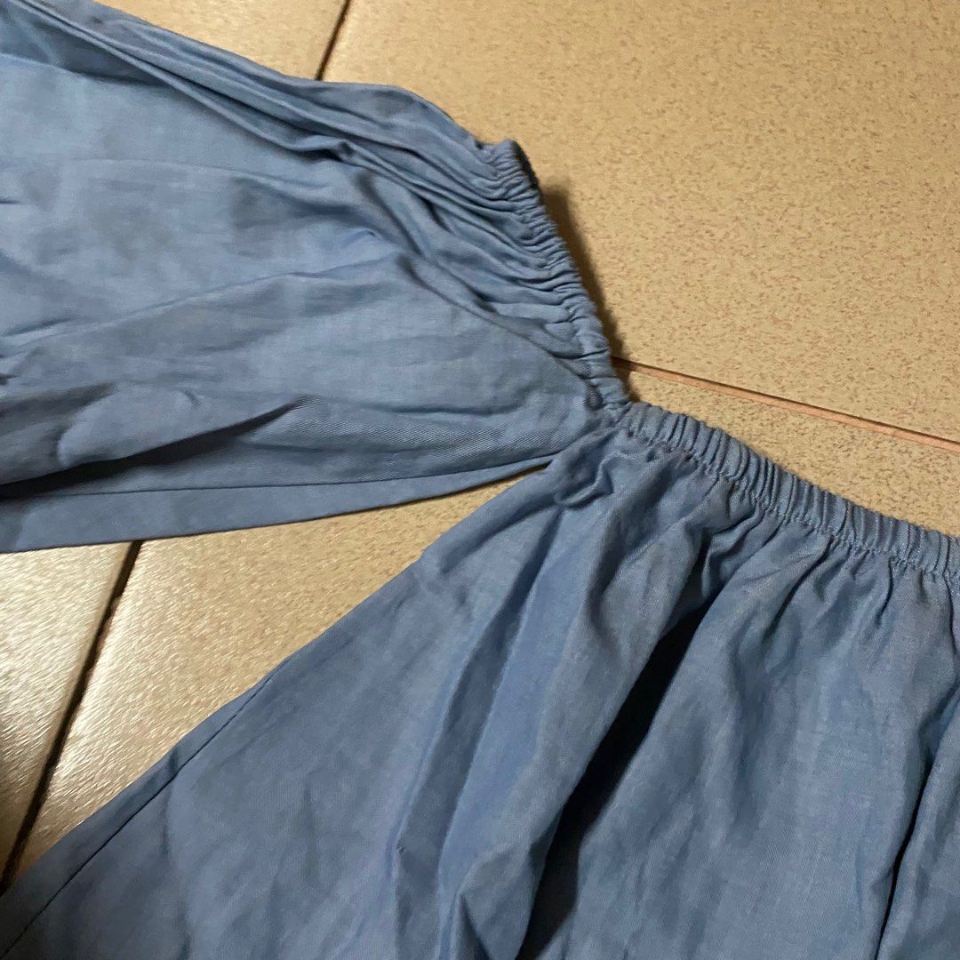 Off shoulder top (Category: Blouses) located in San Pedro. Submitted by ranze (Listing ID 1314264299, Image 2). Description: Blue denim off shoulder top. Very flowy, perfect for summer! .
