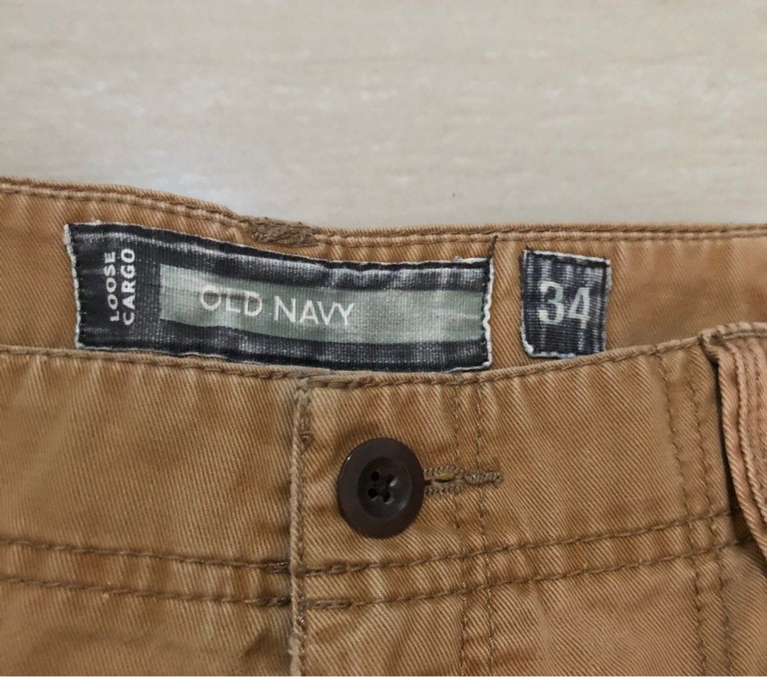 (Repriced) Old Navy Cargo Shorts (Category: Shorts) located in Manila. Submitted by dlorne (Listing ID 1314190175, Image 2). Description: Size 34.