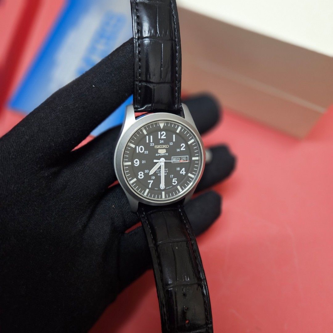 Seiko SNZG15K1 Men s Fashion Watches Accessories Watches on Carousell