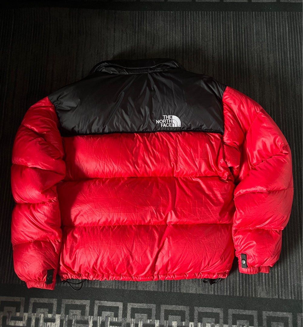 The north face puffer (Category: Activewear) located in Valenzuela. Submitted by streetsource (Listing ID 1314311310, Image 3). Description: The north face puffer Size Large Dimension width 25 x 28 length Good as new 4,999 Authentic .