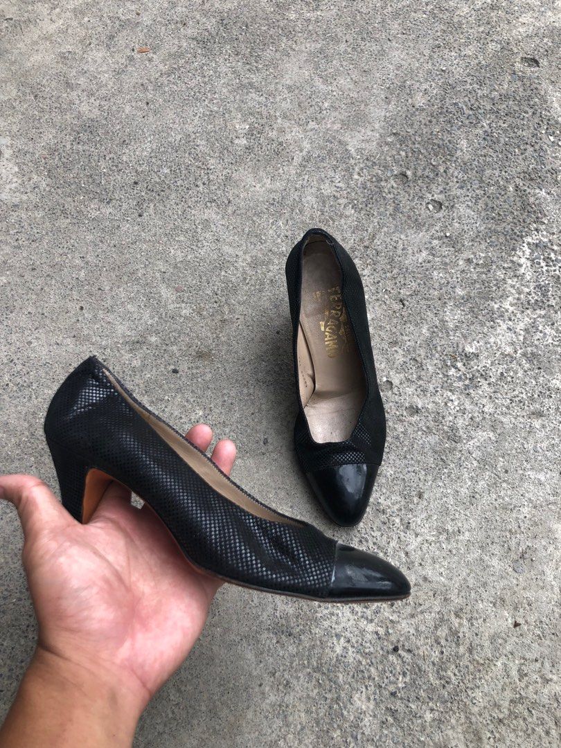 Vintage ferragamo heels discount