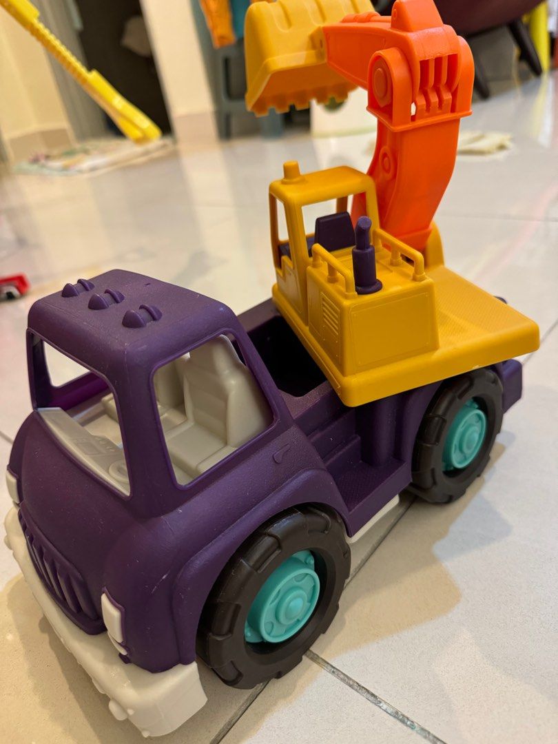 Wonder Wheels Excavator Truck & 3 Little Truck Set, Hobbies & Toys ...