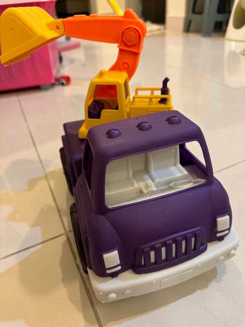 Wonder Wheels Excavator Truck & 3 Little Truck Set, Hobbies & Toys ...
