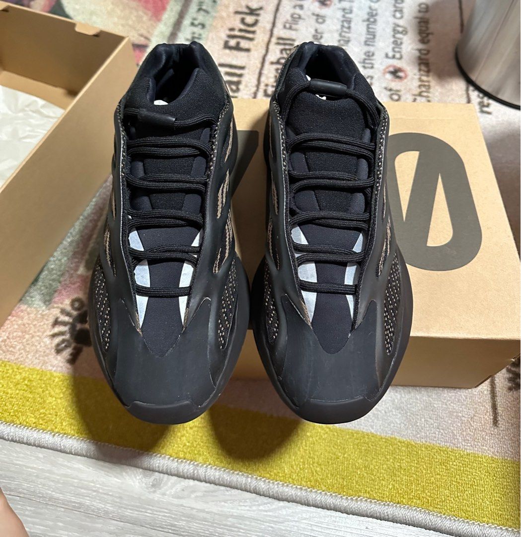 Yeezy 700v3 New Black Yeezy 700 Yeezy 700V3 Clabro, Men's Fashion