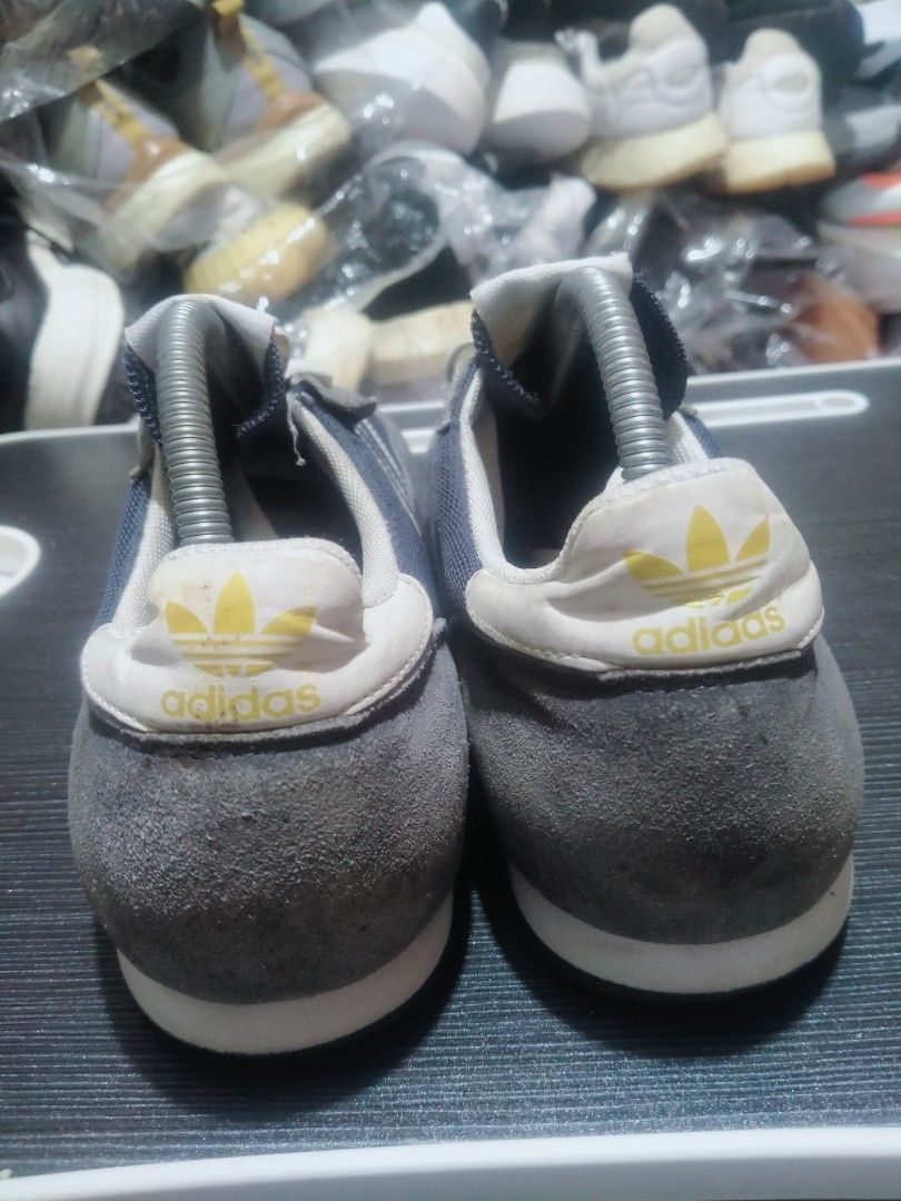 Adidas dragon size 44 Fesyen Pria Sepatu Sneakers di Carousell