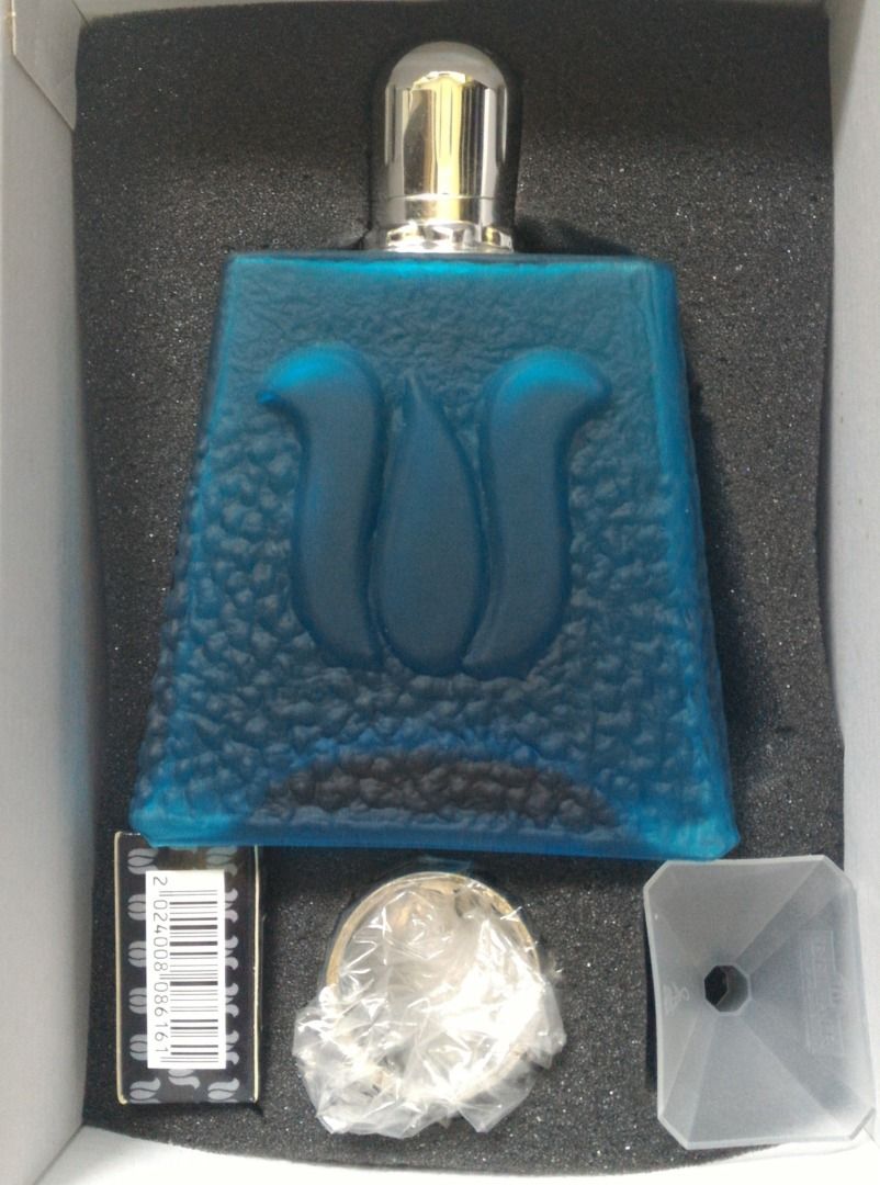 Aroma Diffuser (Category: Home Fragrance) located in Singapore. Submitted by ron5960 (Listing ID 1314451149, Image 2). Description: Kept this as display and never used. Can use with Lampe Berger burner wick and essential oil Or use it with aroma oil with wick for aroma scent Meet and deal at Jurong East MRT Station.