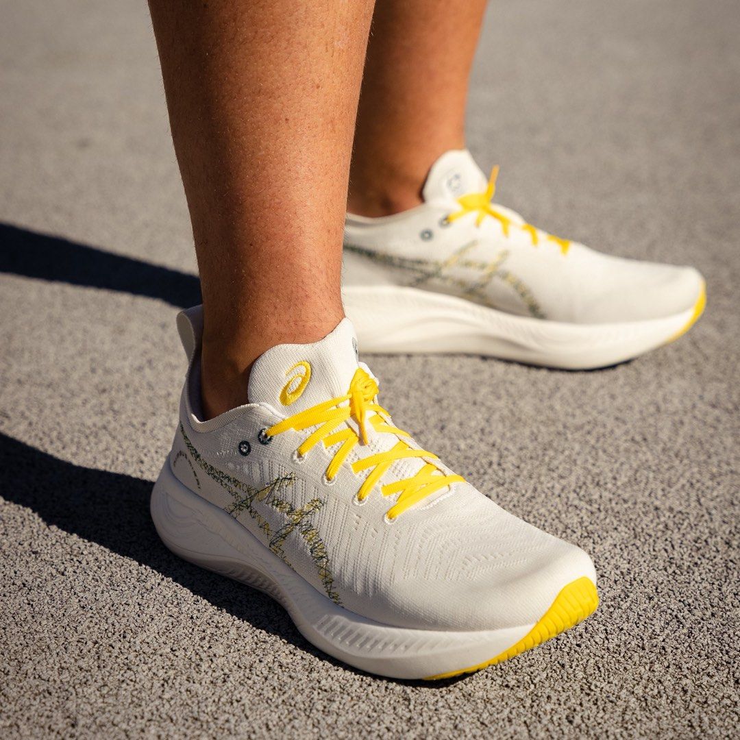 Asics nimbus 41.5 top