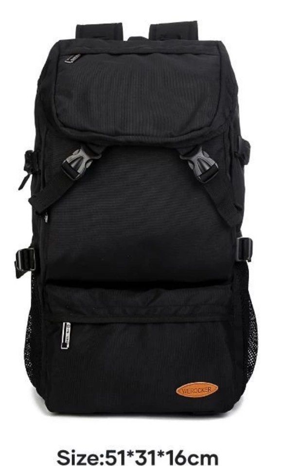 Backpack (Black) (Category: Backpacks) located in Singapore. Submitted by itsmichbi (Listing ID 1314393339, Image 3). Description: Can fit 15.6 inch laptop.
