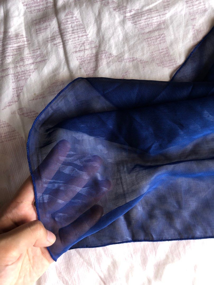 Blue Bandana Scarf (Category: Hair Accessories) located in Cavite. Submitted by koolkatz_ (Listing ID 1314413140, Image 3). Description: Cleaning out my closet 🧺✨ Lightweight head band, scarf, accessory.