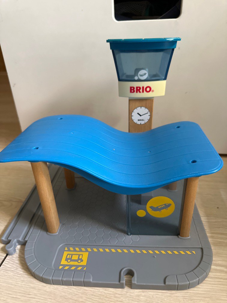 BRIO AIRPORT WITH CONTROL TOWER