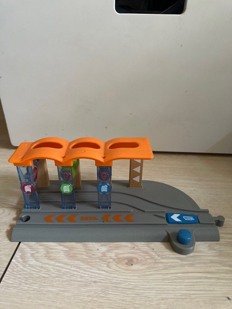 Brio Smart Tech Train Wash Station, Hobbies Toys, Toys Games