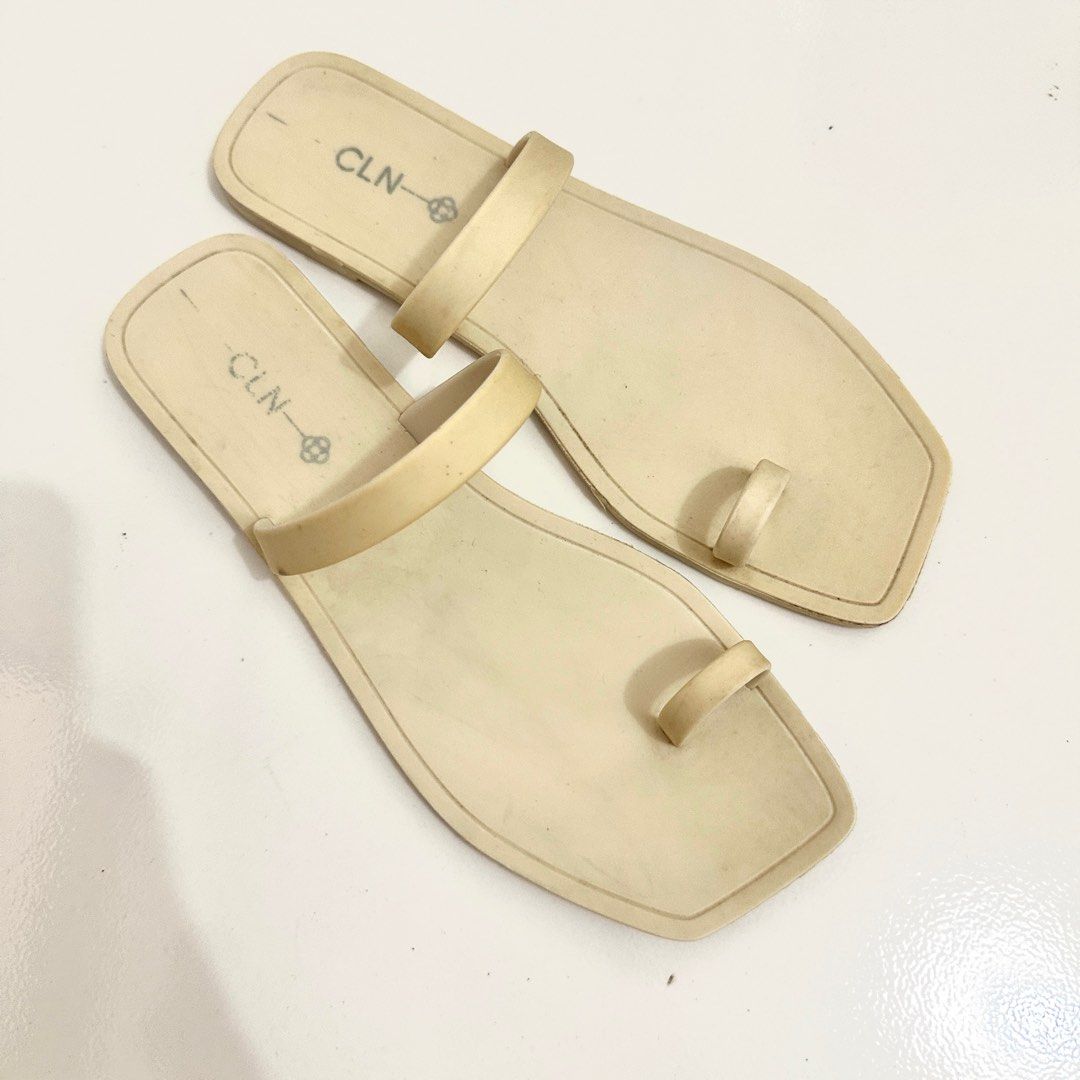 CLN paisley slides (Category: Slippers and slides) located in Guimba. Submitted by _thrift_things_ (Listing ID 1314453843, Image 1). Description: No flaw except discoloration Orig price: 799 Chic design.