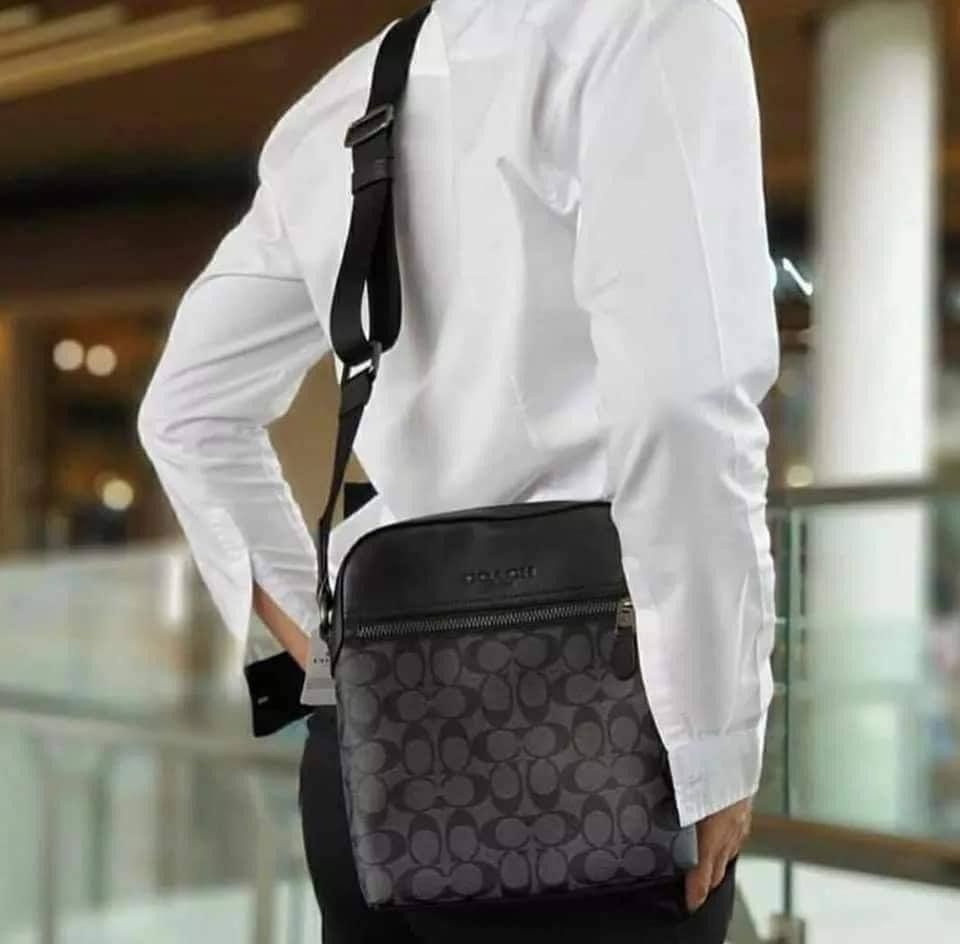 Coach men flight bag hotsell