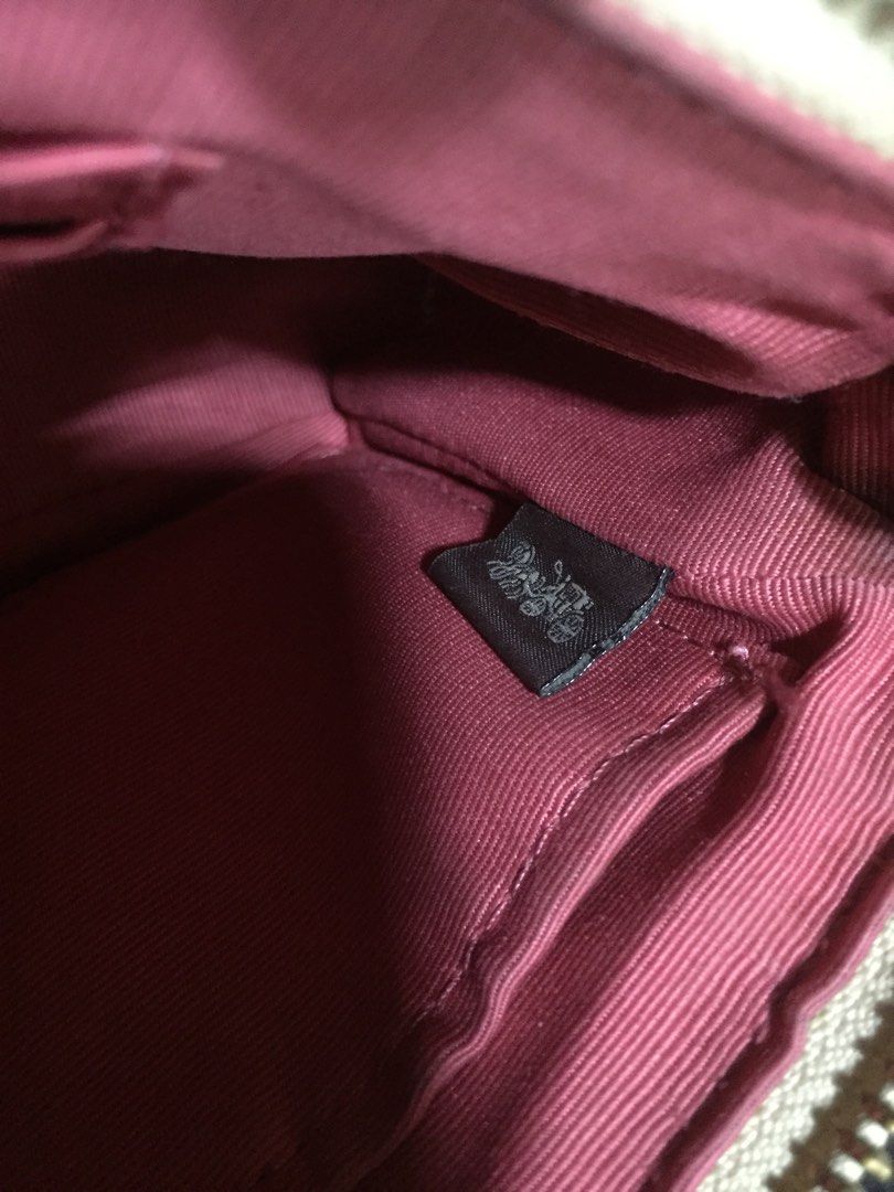 COACH STRAWBERRY BAG (Category: Luxury Bags & Wallets) located in Cabuyao City. Submitted by anna_clothing23 (Listing ID 1314405862, Image 3). Description: Good Condition With minor flaws Still presetable NOTE: off/legit PRICE: 1350 Pm.