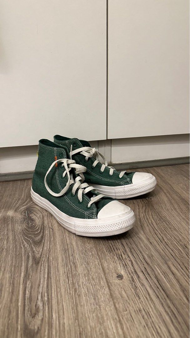 Converse high cut green size 7 women (Category: Sneakers) located in Mandaluyong City. Submitted by wonzhaulz (Listing ID 1314524592, Image 3). Description: authentic.
