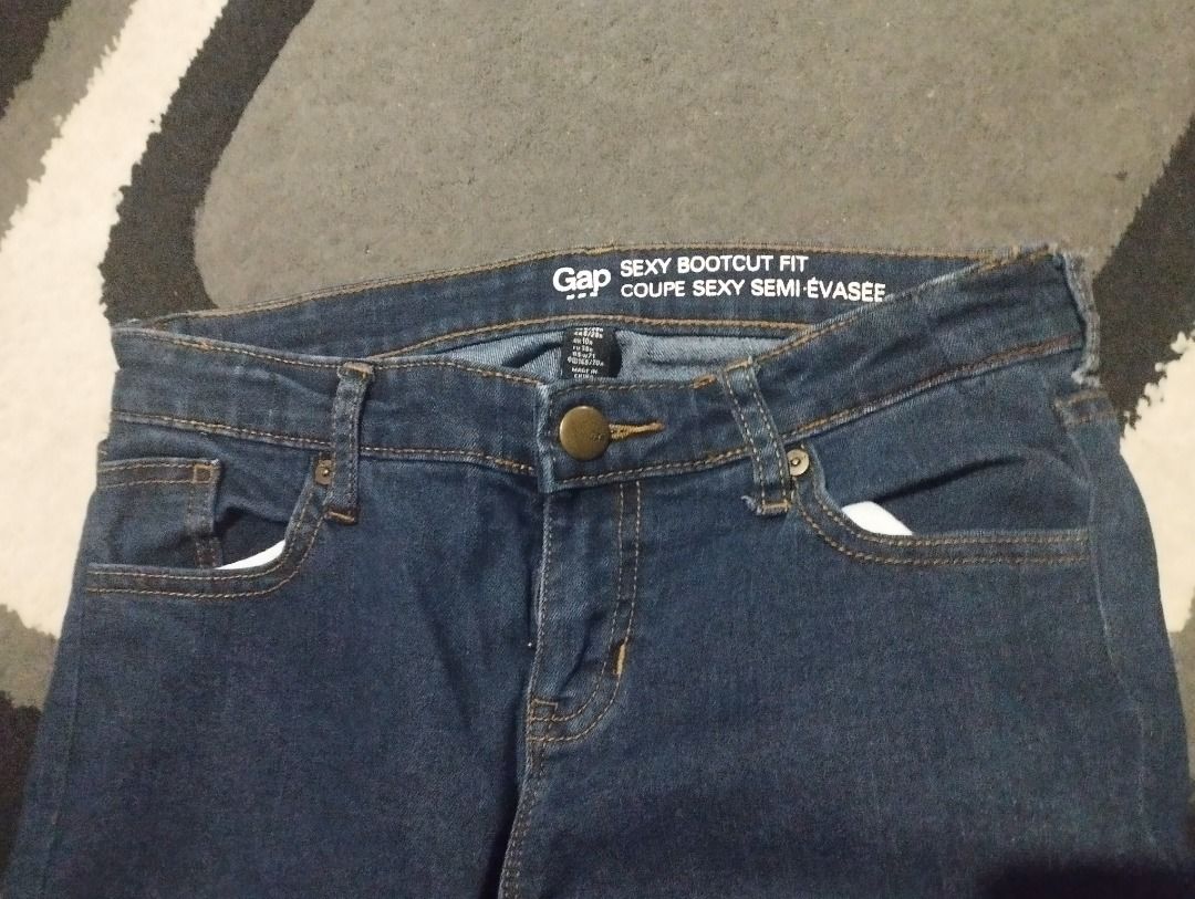Gap sexy bootcut fit top