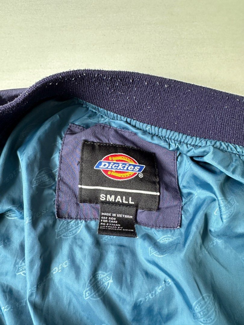 Dickies jacket (Category: Coats, Jackets and Outerwear) located in Kuala Lumpur. Submitted by jijijela (Listing ID 1314432258, Image 3). Description: .