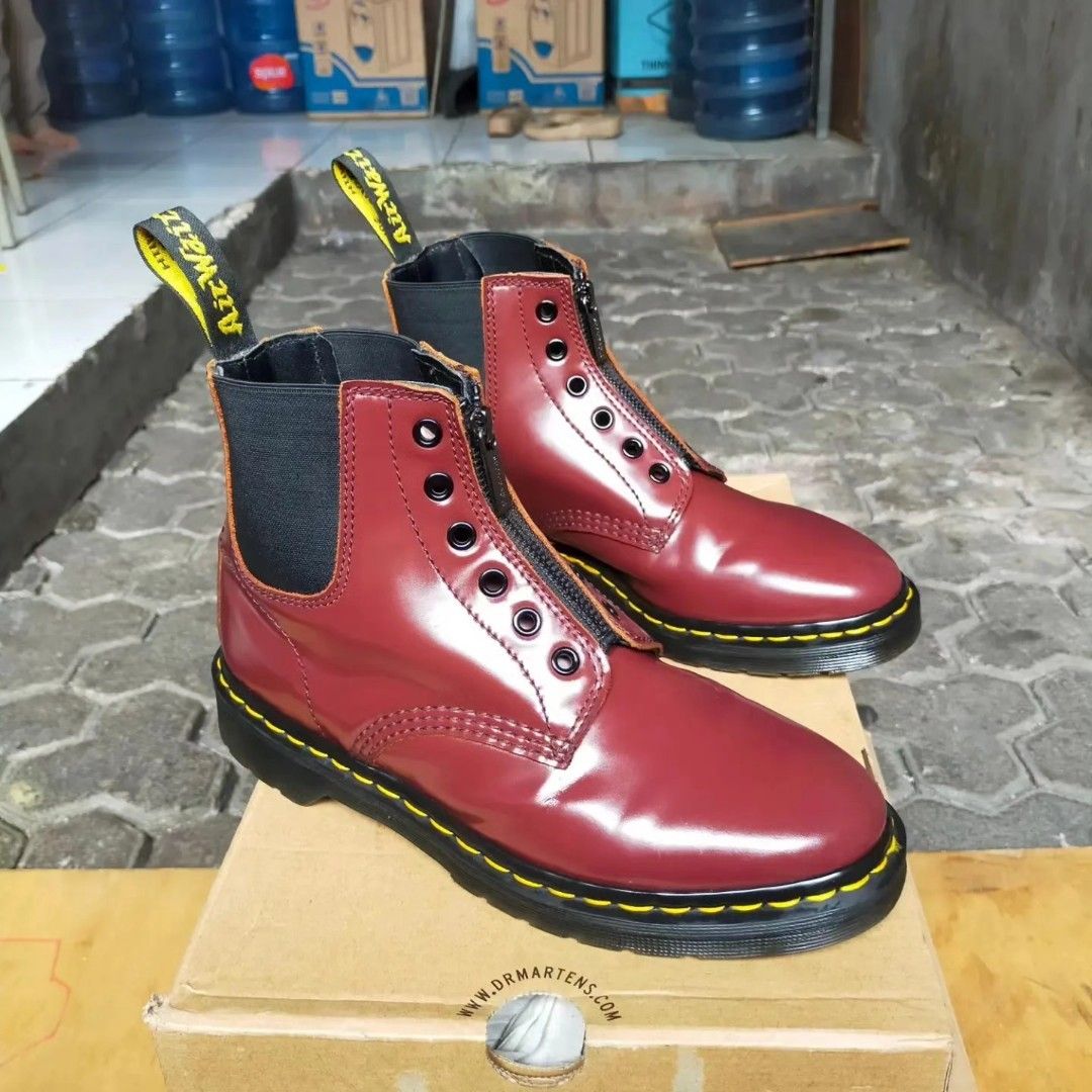 Dr Martens 101 GST Cherry Red docmart 1460 1461 black smooth crazy horse solovair clarks fred perry ben sherman redwing Fesyen Pria Sepatu Sepatu Boot di Carousell