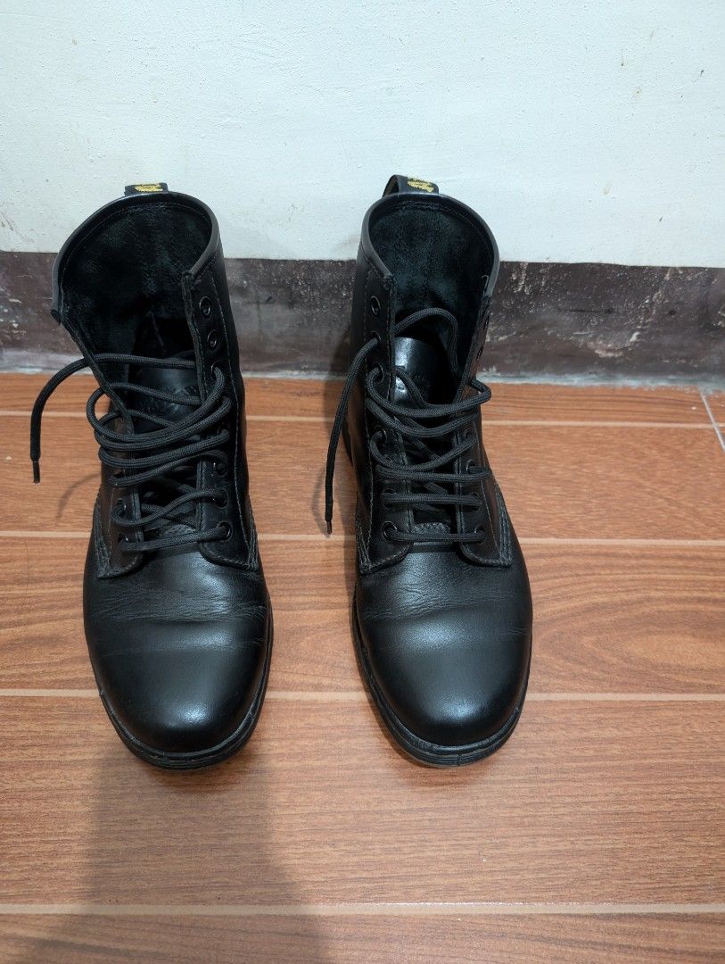 Dr. Martens Newton Men s Fashion Footwear Boots on Carousell