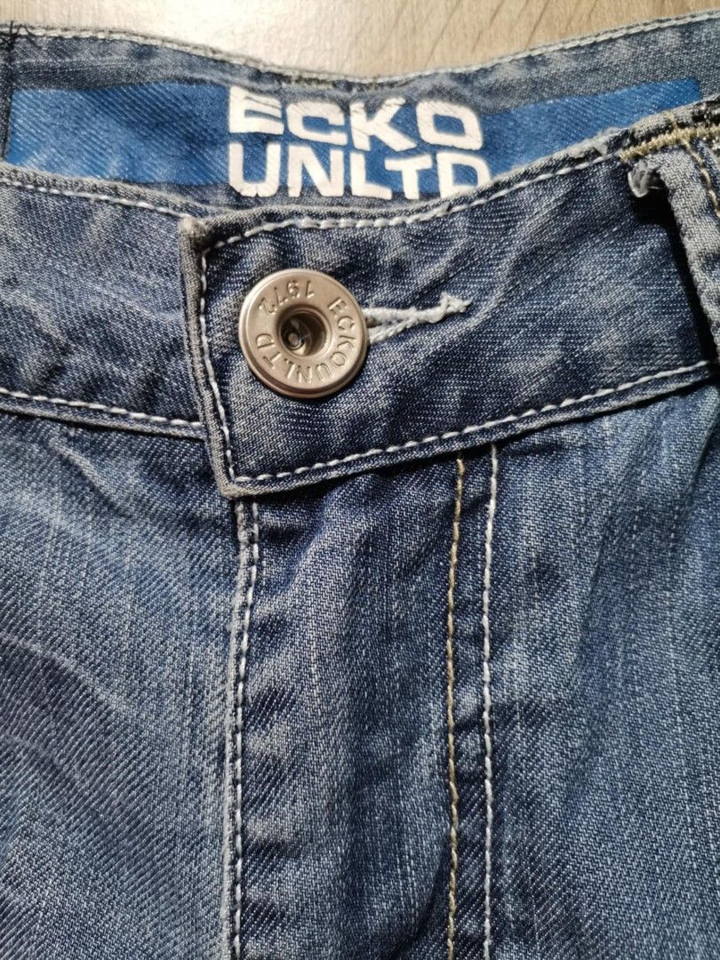 Ecko unlimited denim pants big pocket (Category: Jeans) located in San Pedro. Submitted by thriftersthrift (Listing ID 1314481025, Image 3). Description: Waistline 34 Length 40 Good condition Color rate : 9/10 All items are from ukay bale so manage your expectation.