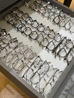 (Category: ) located in . Submitted by nicheeyewear (Listing ID 227306552, Image 1). Description: .