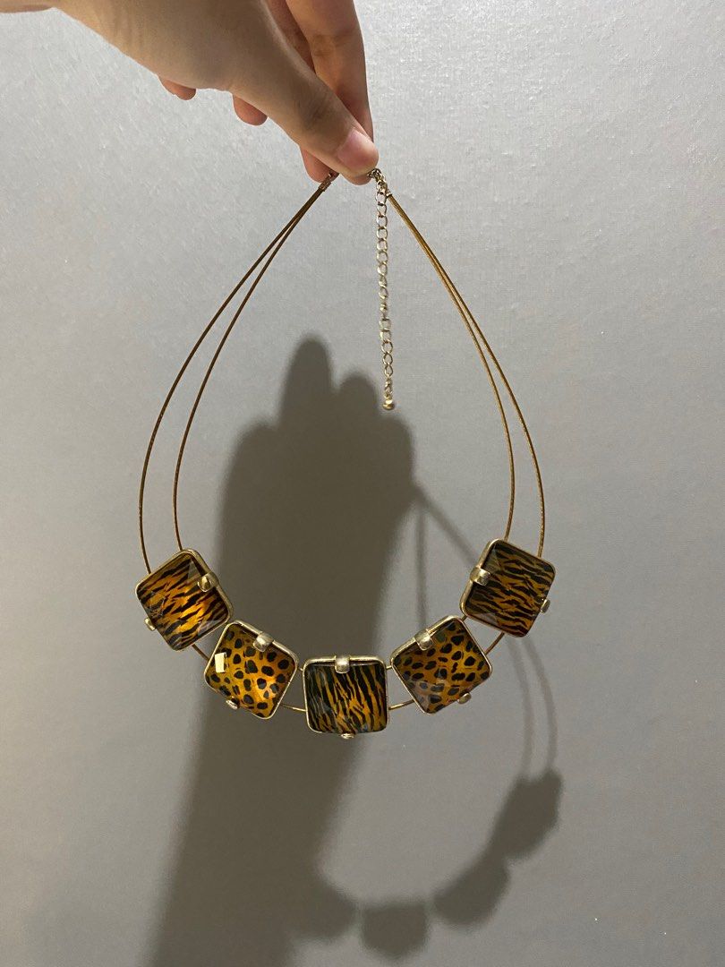 Fashion Necklace (Category: Necklaces) located in Santa Maria. Submitted by rxquelann (Listing ID 1314410800, Image 2). Description: - No issue - Adjustable - Good to wear for events or parties - Sta. Maria Bulacan Area.