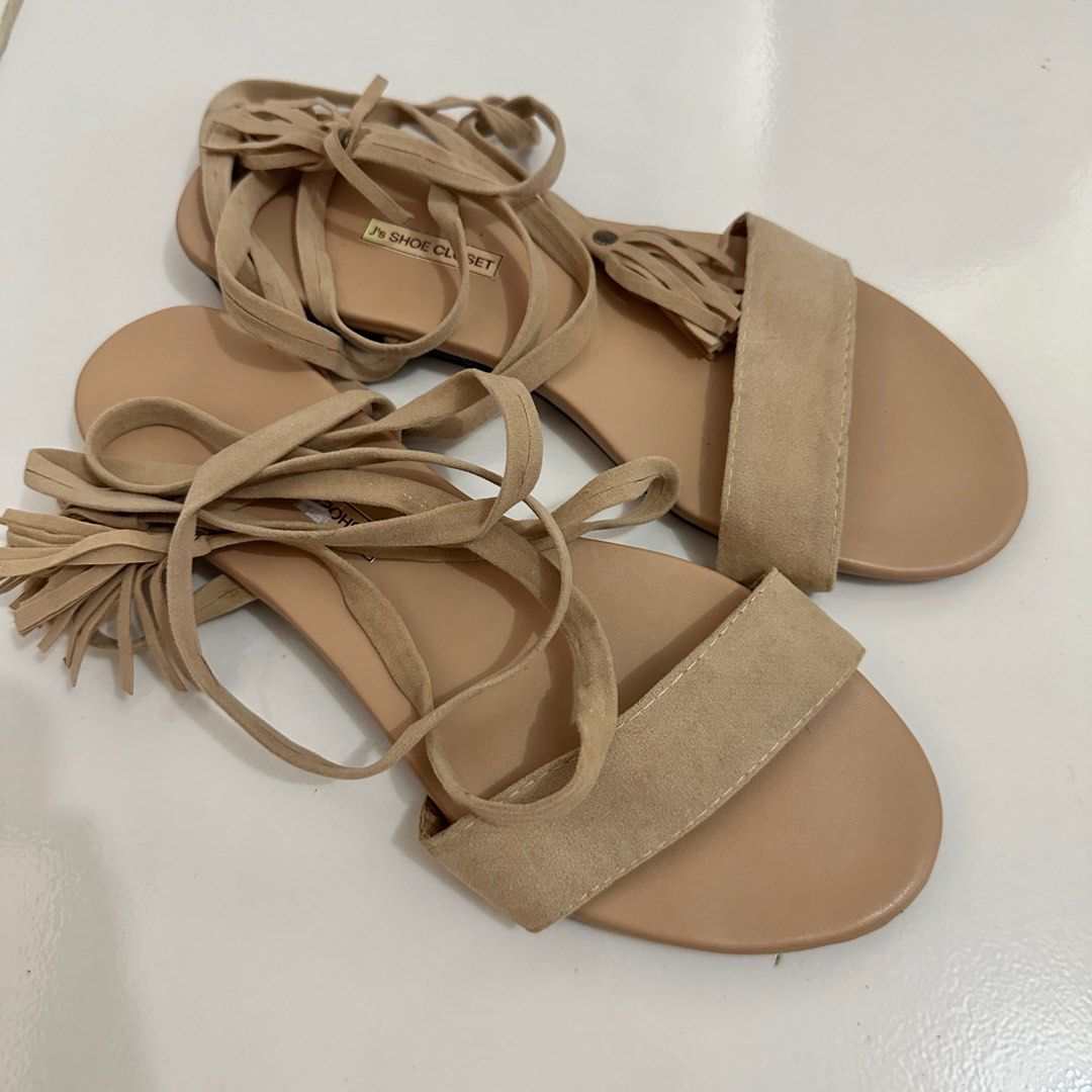 Gladiator sandals (Category: Flats & Sandals) located in Guimba. Submitted by _thrift_things_ (Listing ID 1314459812, Image 1). Description: Used once Made in Marikina Color: beige Size:8.