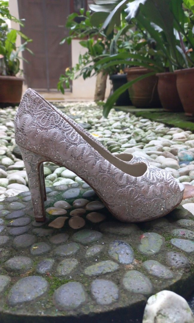 Andre valentino heels sales