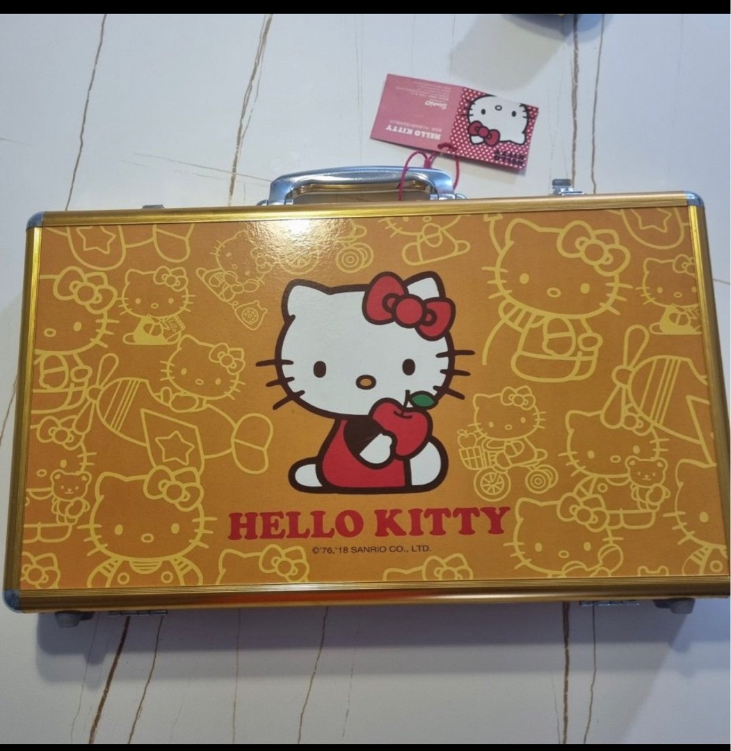 Hello kitty gold mahjong tile set, Hobbies & Toys, Toys & Games on ...