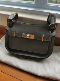 (Category: ) located in . Submitted by CC_closet (Listing ID 1314388222, Image 1). Description: .
