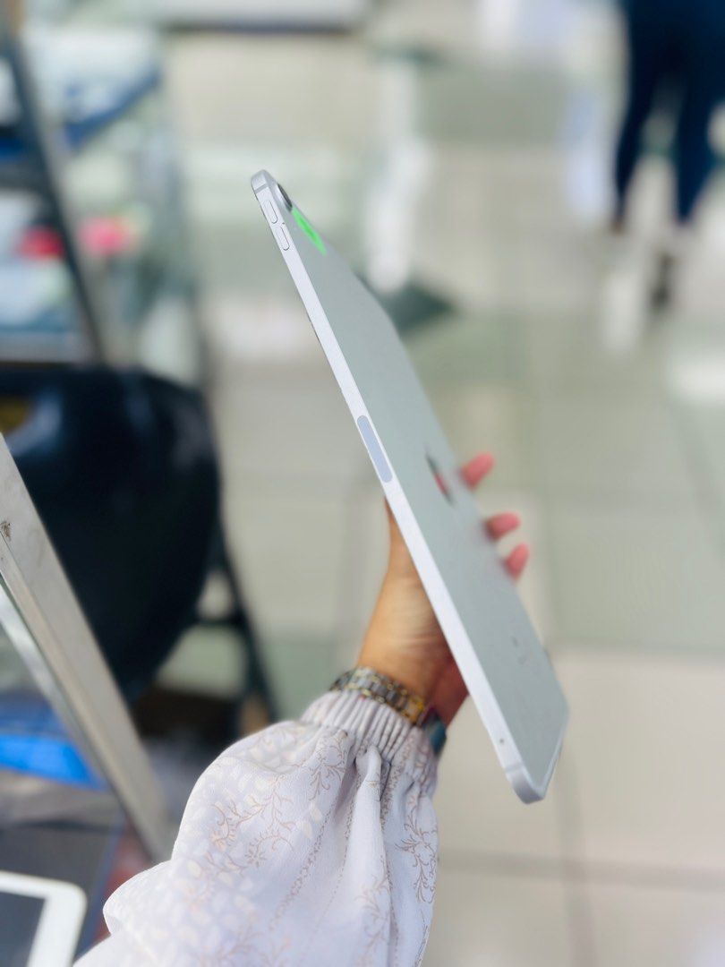 iPad Air 4 64gb Cellular with Sim (Category: iPad) located in San Juan City. Submitted by aynaagadgets (Listing ID 1314460110, Image 2). Description: FOR SALE | TRADE / SWAP PASS SA MGA SCAMMERS / THIRD PARTY (RFS: Buy and Sell) IPAD AIR 4 CELLULAR ⬇️DETAILS⬇️ •64 GB (Other storage is also available) •Silver (Other color is also available but price may vary) •NTC Approved •95% Smooth •Truetone Working •No Hidden Issues | Unli reset •Free 3U Tools