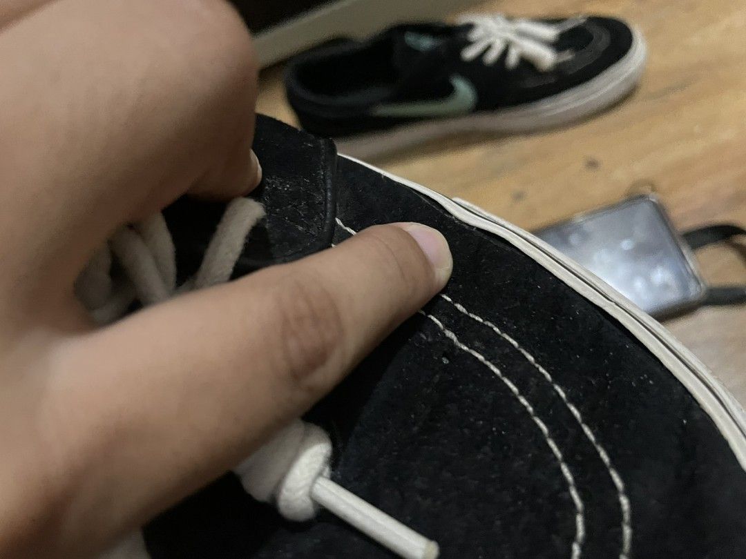 Janoski (Category: Sneakers) located in Makati City. Submitted by aleeli (Listing ID 1314451812, Image 3). Description: For sale: Nike Janoski Tiffany Size 7mens Issue: slight sole sep as seen on photo Pair only no box 👌 4000‼️ BGC/Taguig/Pateros.
