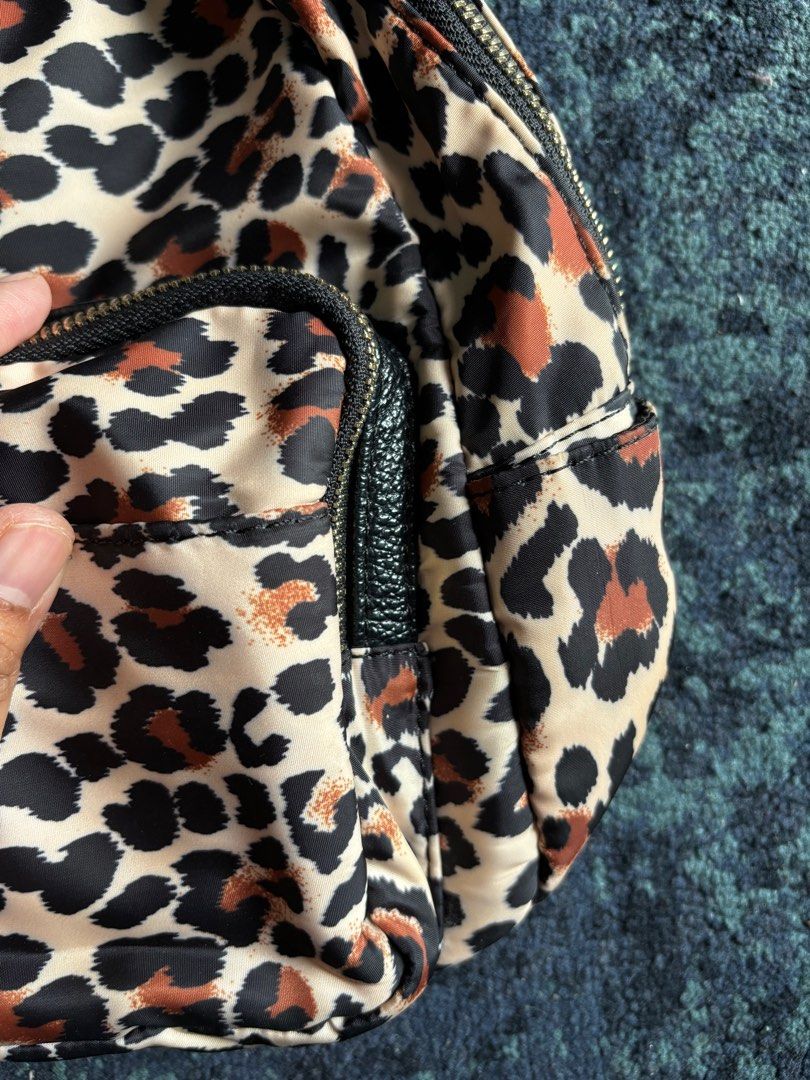 Leopard Backpack / Patterned Nylon (Category: Backpacks) located in Seri Kembangan. Submitted by thriftingmeup (Listing ID 1314466597, Image 2). Description: Nanti saya up lagi gambar detail if needed. Lightly used. Cantik comey aizing as I preferred. 😍 Untuk mak ladies sesuai, untuk anak anak kecik molek pun seswaiii. .