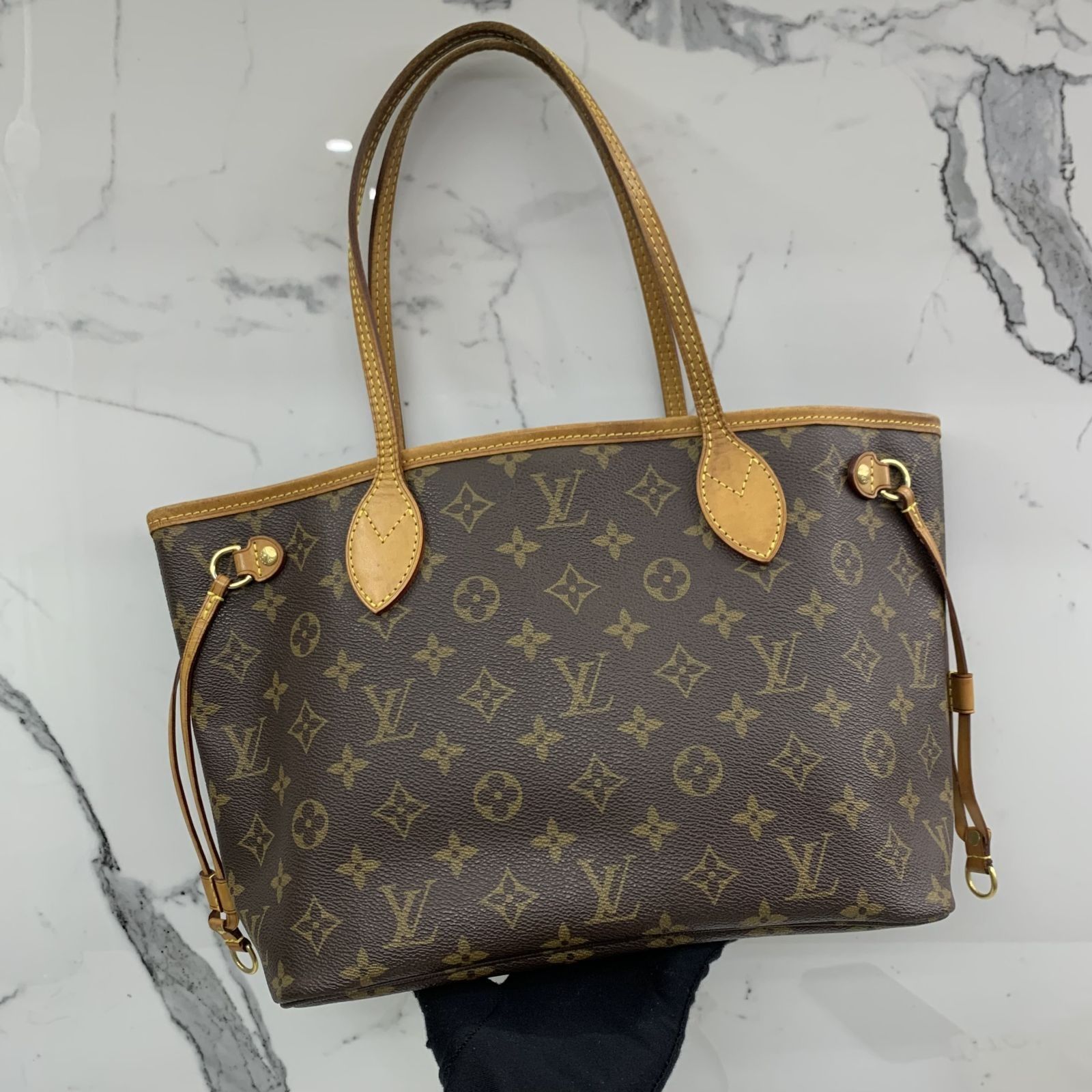 DISCOUNTED LOUIS VUITTON MONOGRAM NEVERFULL PM NO POUCH SHOULDER BAG 247026723 AL Luxury Bags Wallets on Carousell