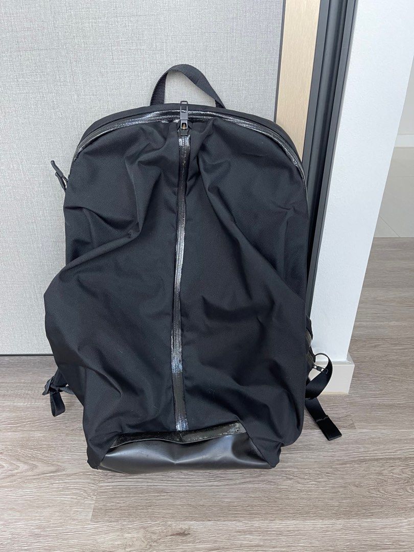 Lululemon Para 23L backpack bag