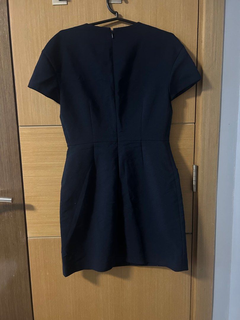Ninewest Navy Blue Dress (Category: Dresses) located in Makati City. Submitted by bargainmnl (Listing ID 1314441906, Image 2). Description: .