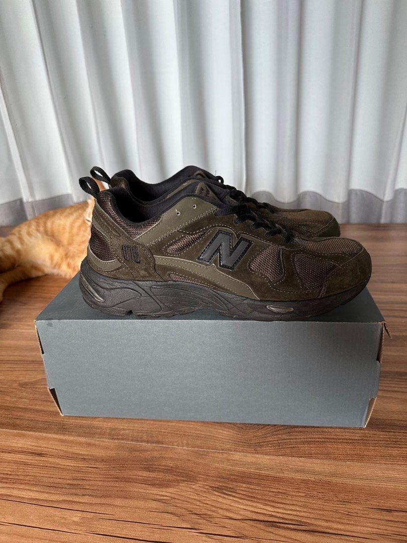 New balance 878 軍綠色US10 CM878XK, 他的時尚, 鞋類, 運動鞋、球鞋在