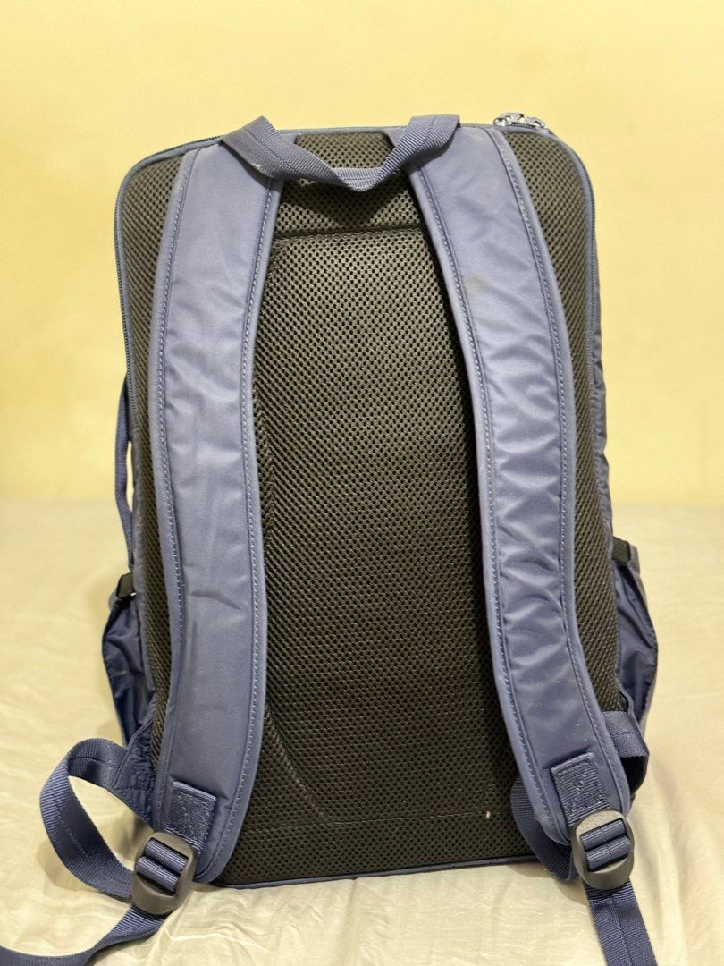 Hedgren Backpack with Laptop Compartment Bag (Navy Blue) (Category: Backpacks) located in Manila. Submitted by gotlistedph (Listing ID 1314472370, Image 3). Description: Original price: P8k+ Branded Laptop Bag - Hedgren Lighly Used only for 2 months No damage, with Warranty Bought at The Travel Club (5 )main Zippers/Pockets With net pockets / provision for pens , other stuff inside (2 )side pockets, garterized.