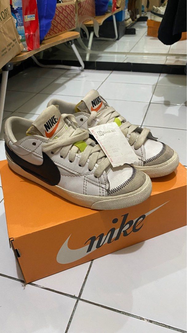 Blazer big swoosh top