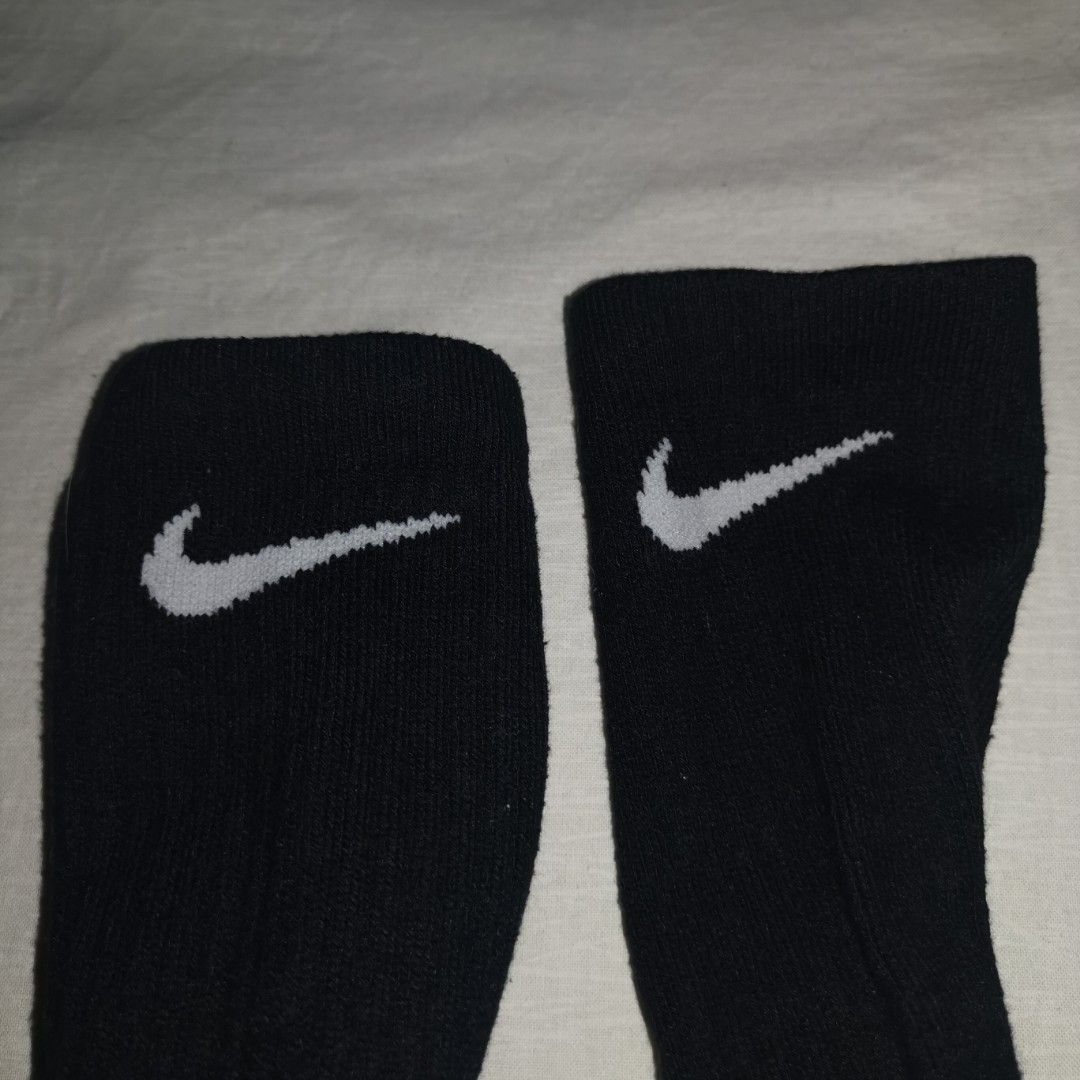 Nike Elite Socks (Black, White) Medium (Category: Socks) located in Silang. Submitted by hundred_lives (Listing ID 1314539085, Image 2). Description: Nike Elite Socks (Black, White) Medium Good Condition #listsellwin.